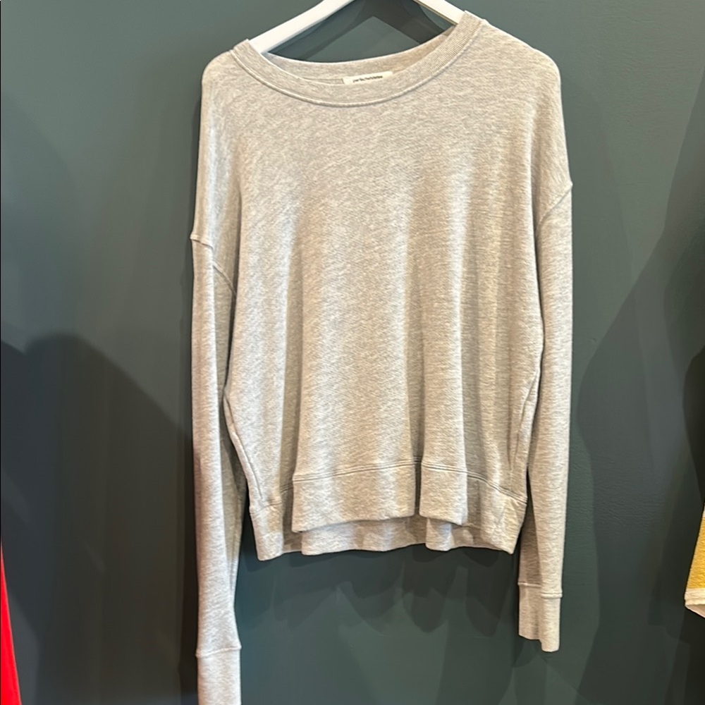 Perfect white tee Tyler sweatshirt